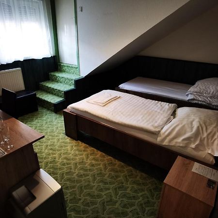 KOMPLEX -Rendezvénytermek-Panzió-Apartman-Irodák- Mateszalka Extérieur photo
