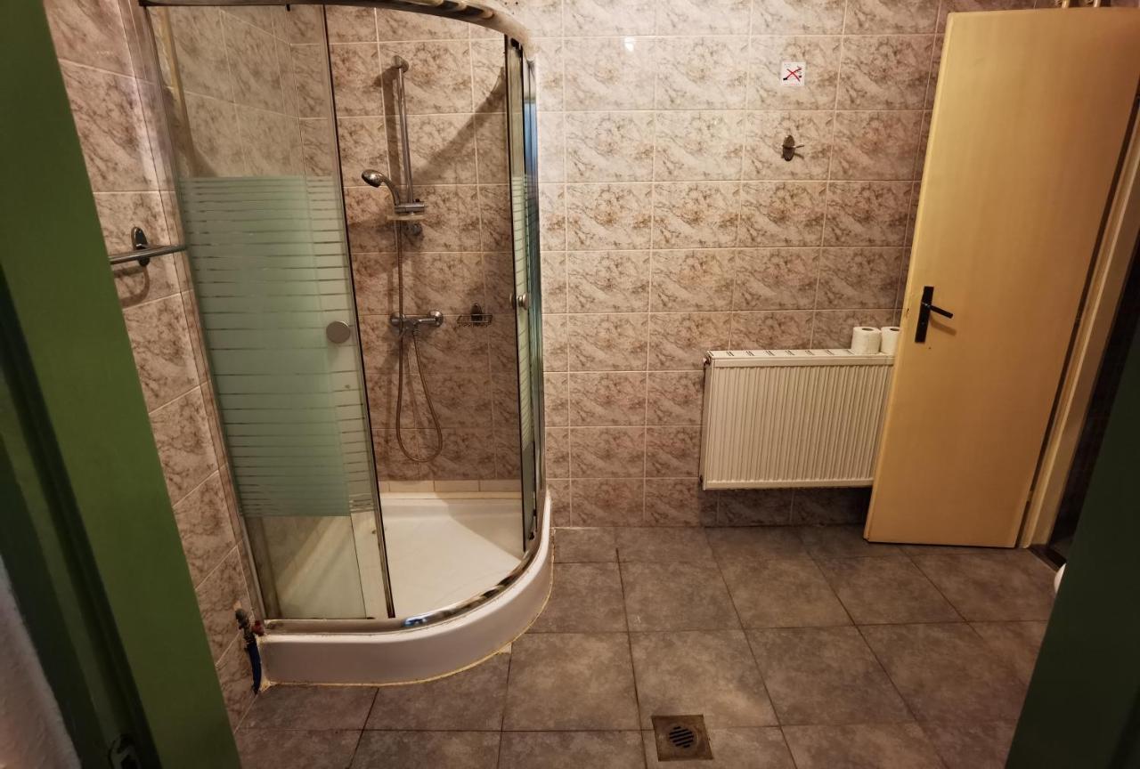 KOMPLEX -Rendezvénytermek-Panzió-Apartman-Irodák- Mateszalka Extérieur photo