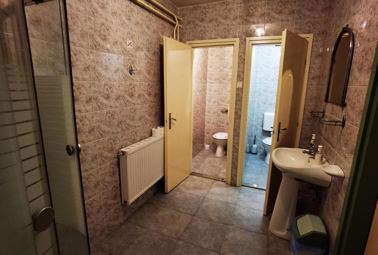 KOMPLEX -Rendezvénytermek-Panzió-Apartman-Irodák- Mateszalka Extérieur photo