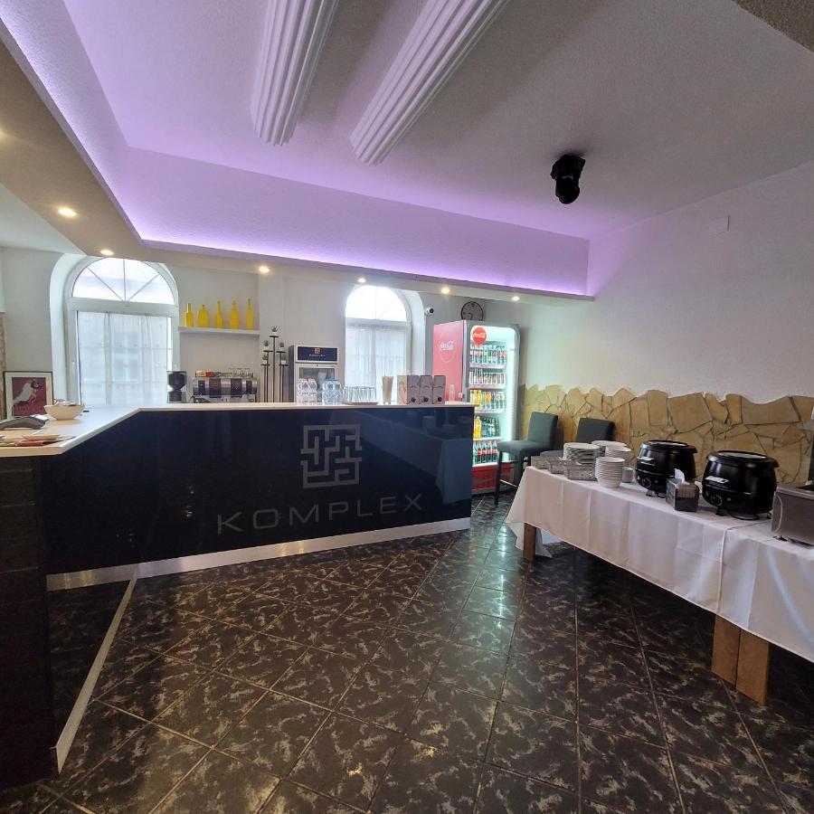 KOMPLEX -Rendezvénytermek-Panzió-Apartman-Irodák- Mateszalka Extérieur photo