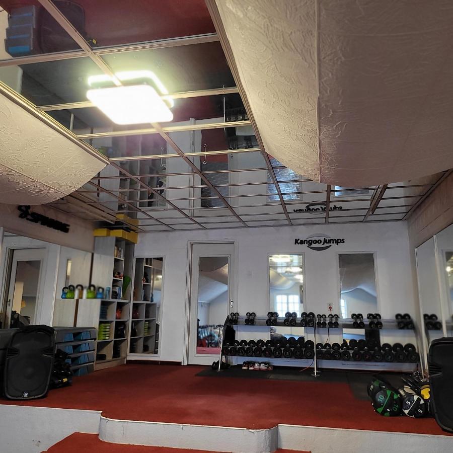 KOMPLEX -Rendezvénytermek-Panzió-Apartman-Irodák- Mateszalka Extérieur photo